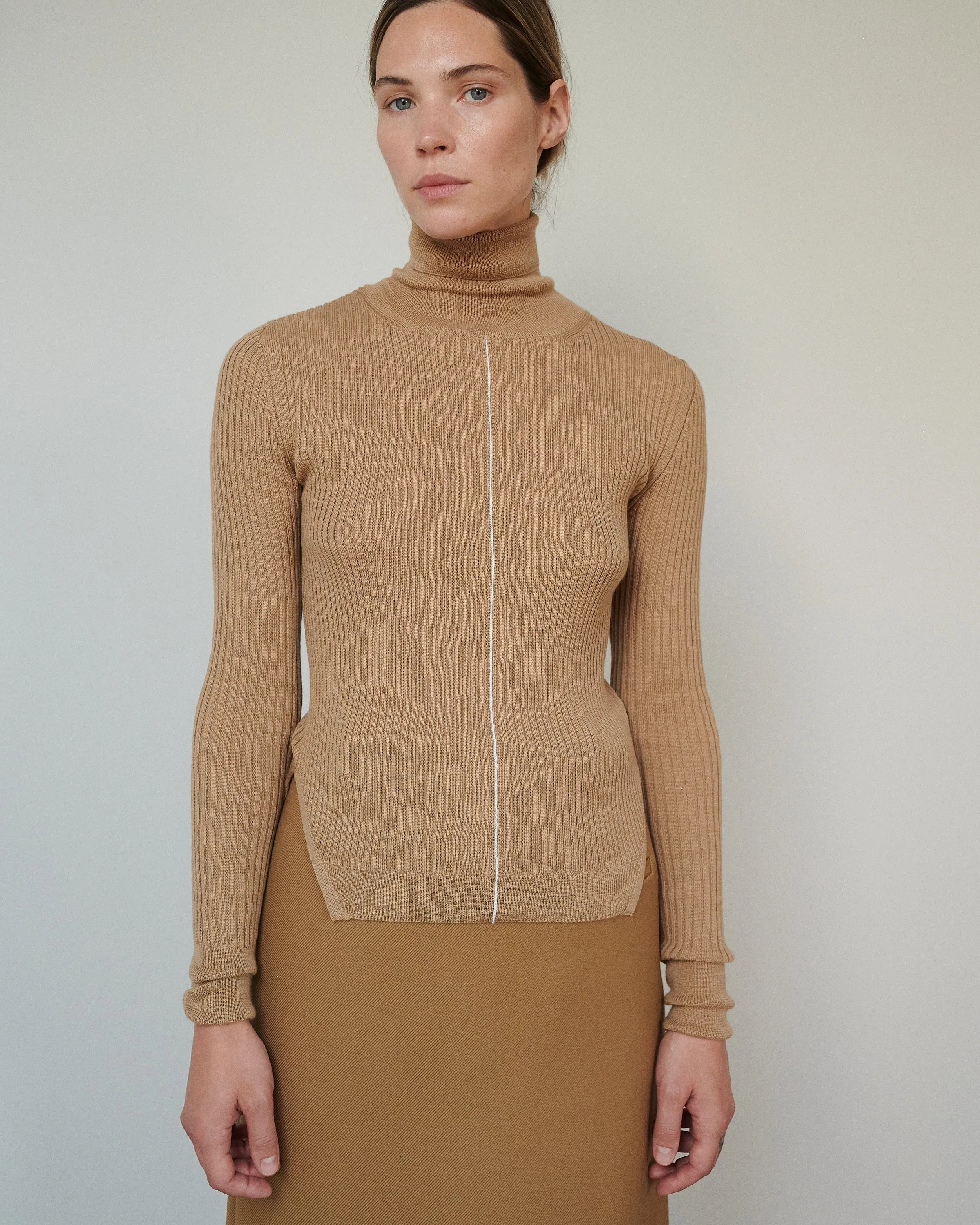 Austėja: Nutmeg Merino Wool Turtleneck