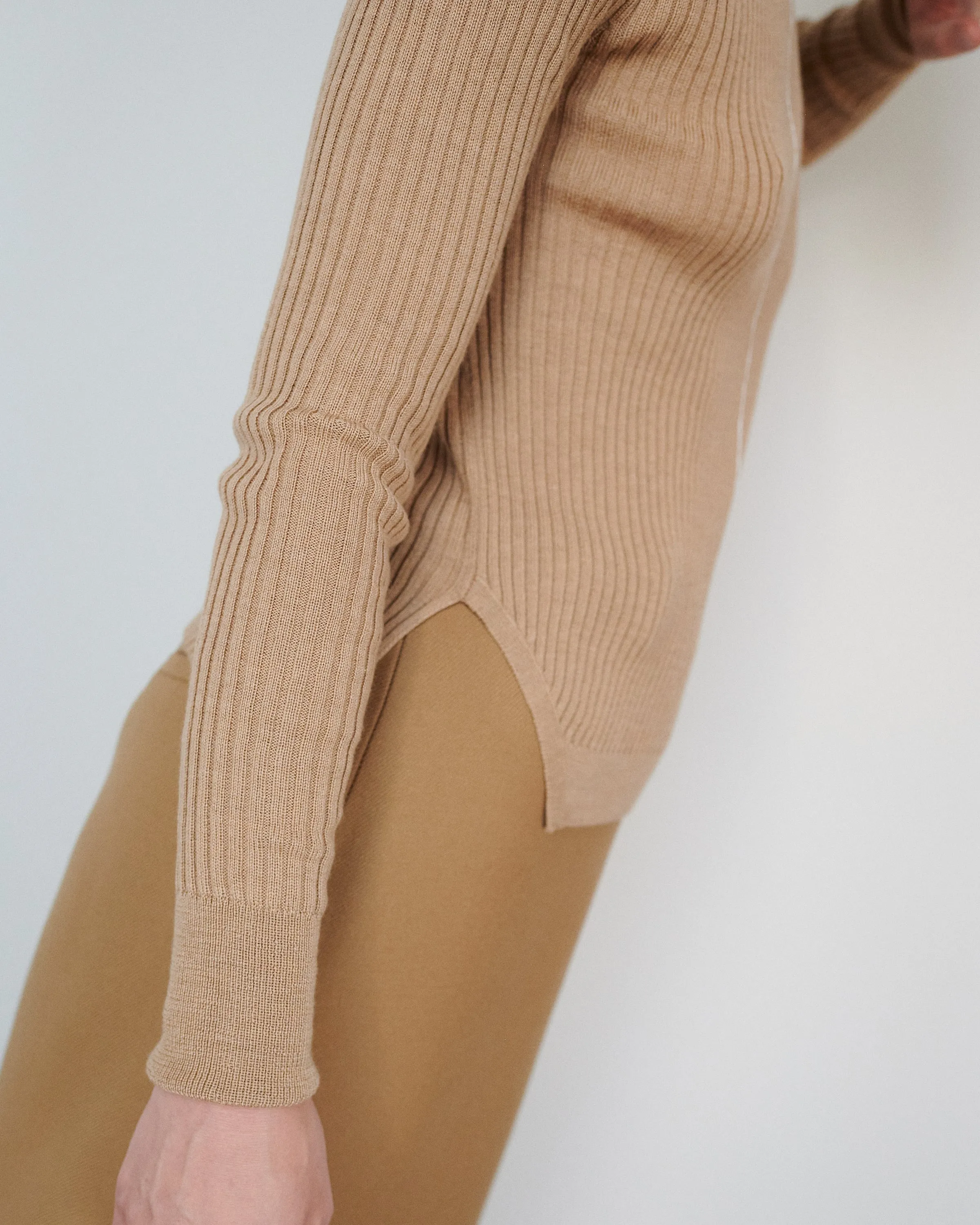 Austėja: Nutmeg Merino Wool Turtleneck