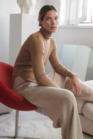 Austėja: Nutmeg Merino Wool Turtleneck