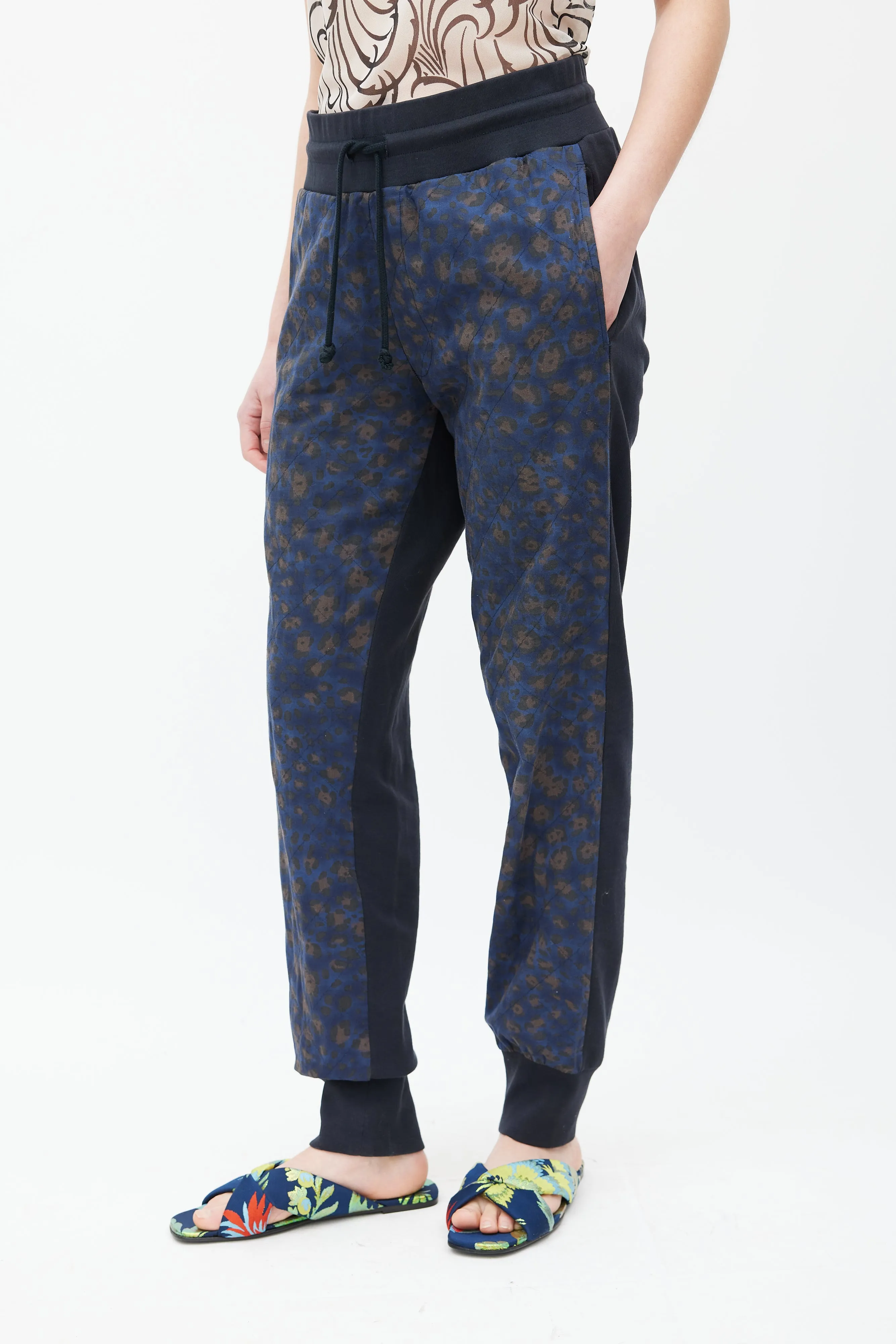 Black & Multicolour Quilted Printed Trouser