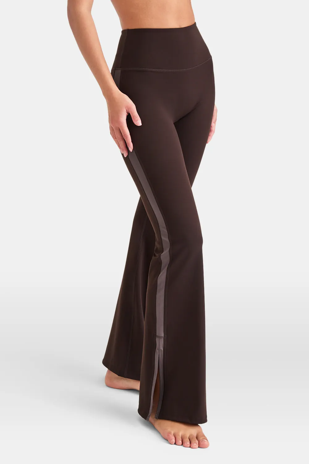 DAYFLEX CONTRAST STRIPE SIDE SPLIT FLARED YOGA PANT NO FRONT SEAM - AMERICANO AND MOCHA