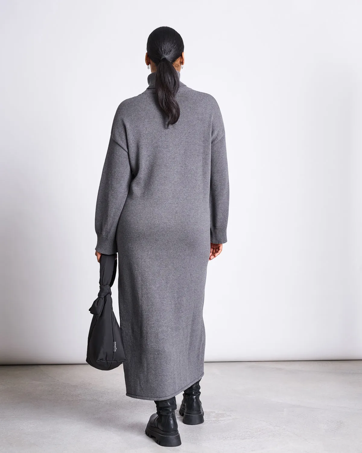 MIDI KNIT DRESS INARI DARK GREY GOTS