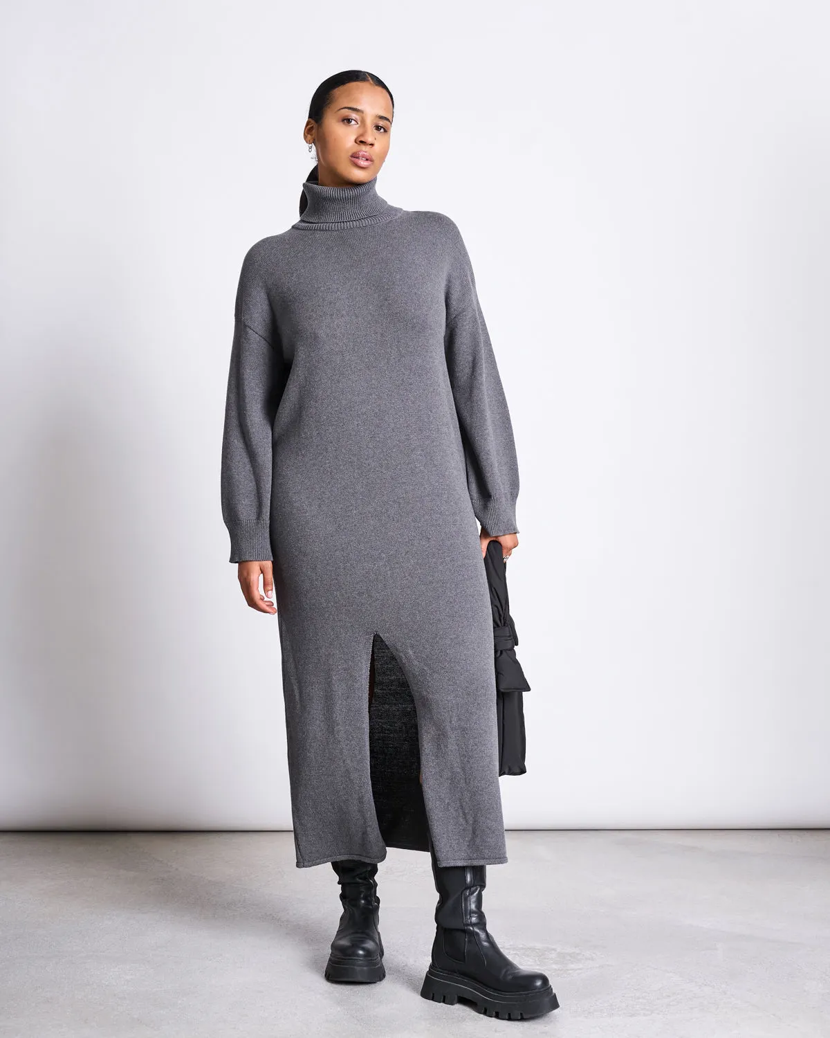 MIDI KNIT DRESS INARI DARK GREY GOTS