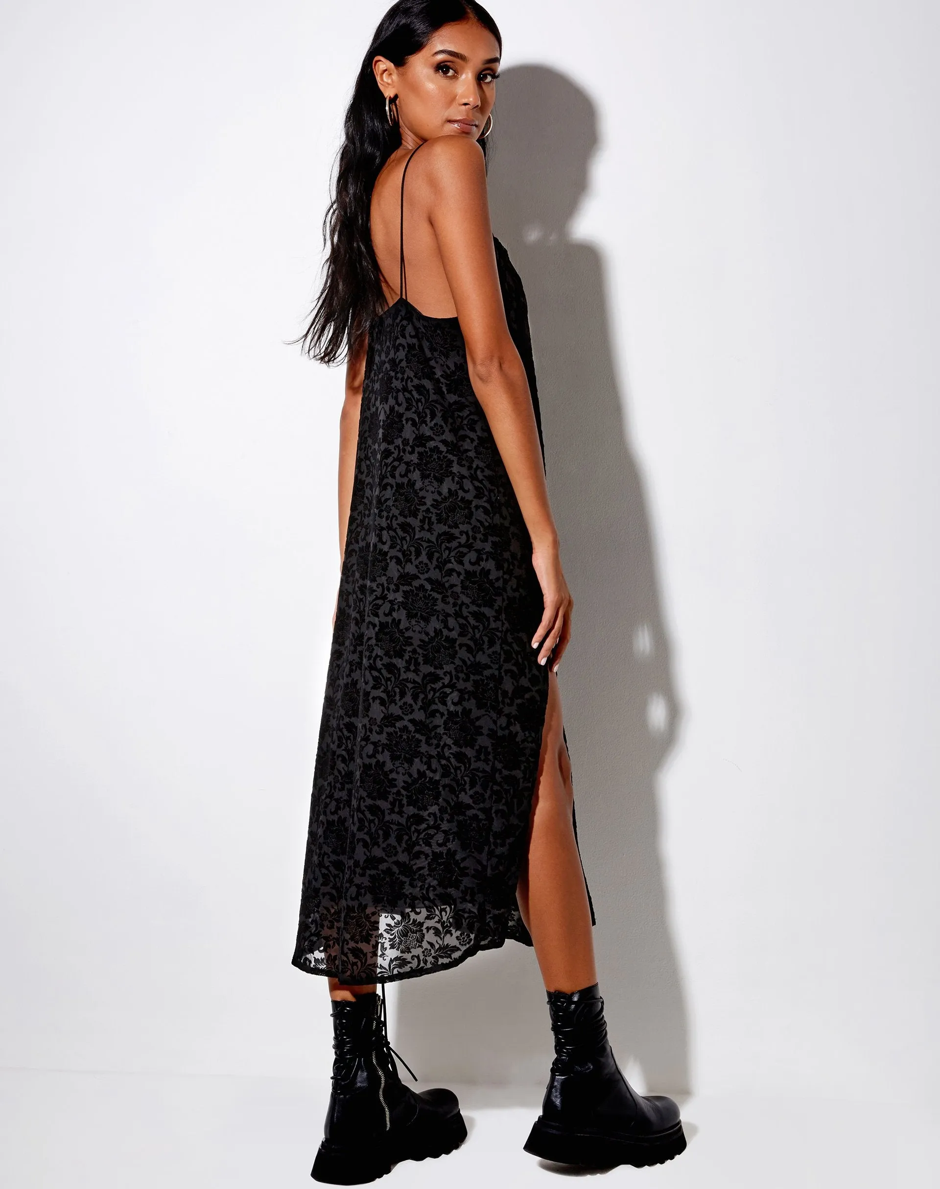 Rarita Midi Dress in Brocade Rose Flock Black