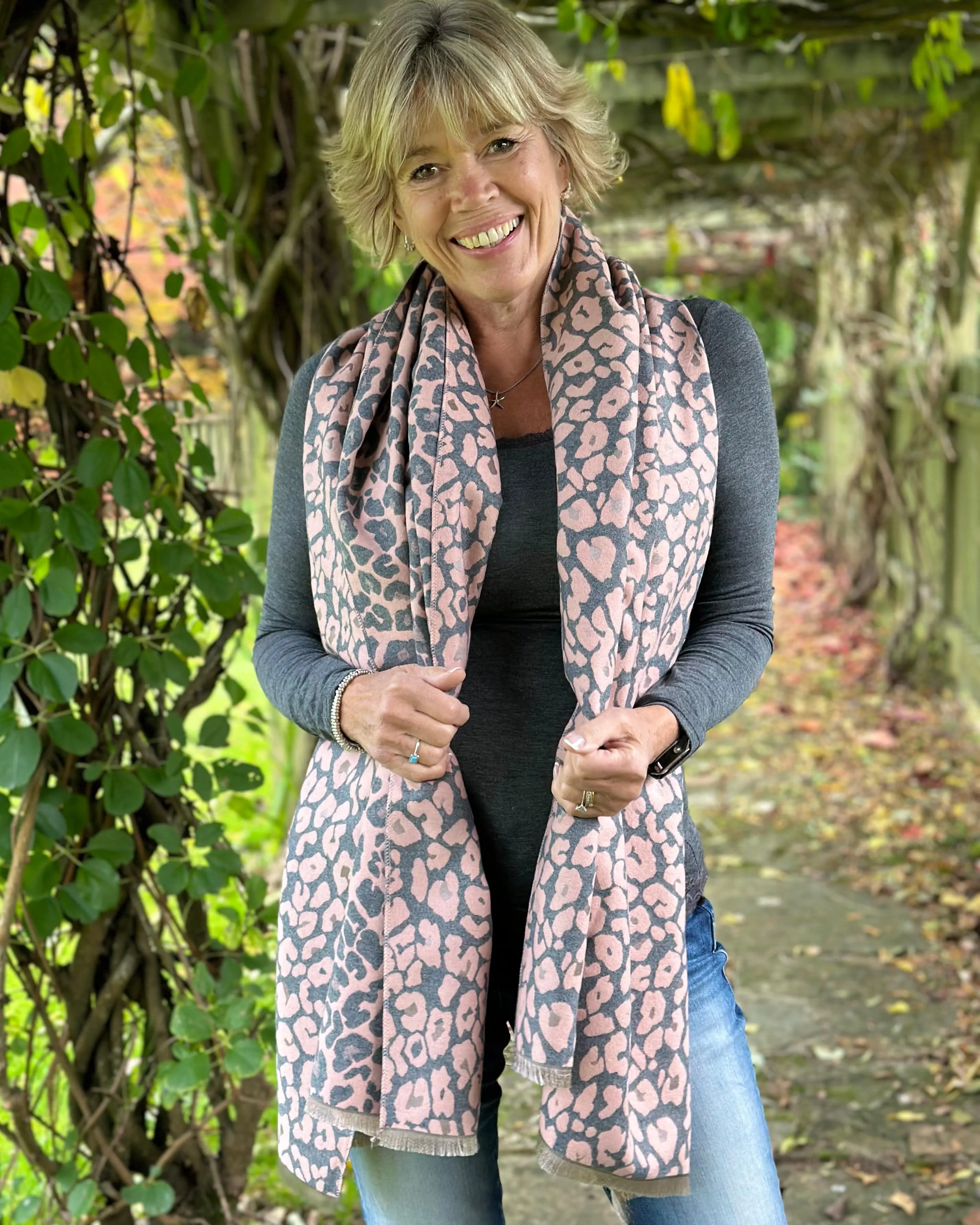 Reversible Leopard Print Scarf - Pink/Grey