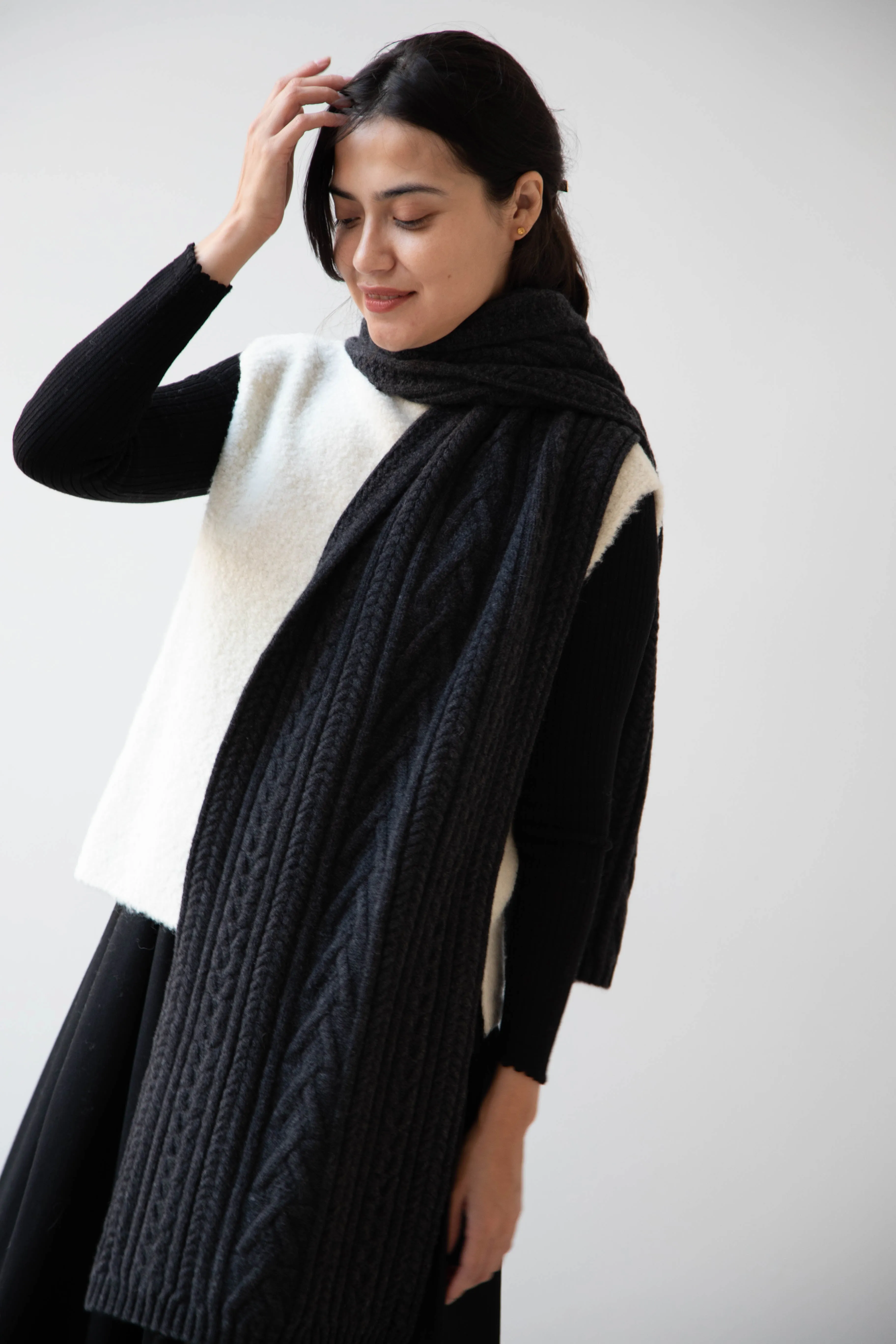 The Loom | Cabled Scarf in Grey