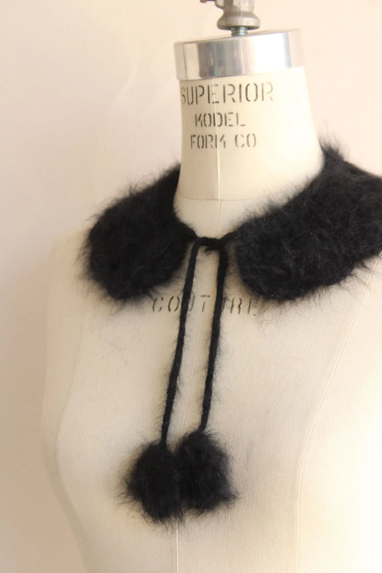 Vintage 1950s Black Knit Angora or Mohair Removable Collar With Tie