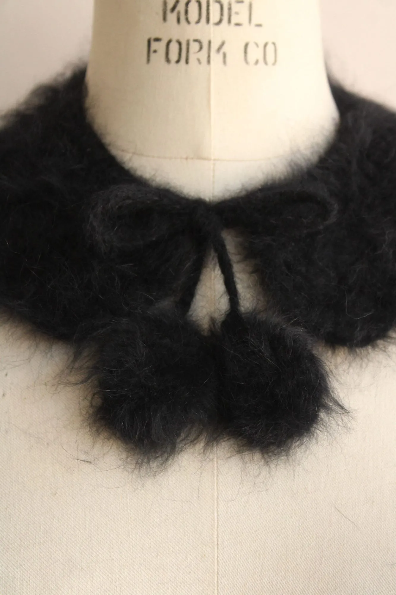 Vintage 1950s Black Knit Angora or Mohair Removable Collar With Tie