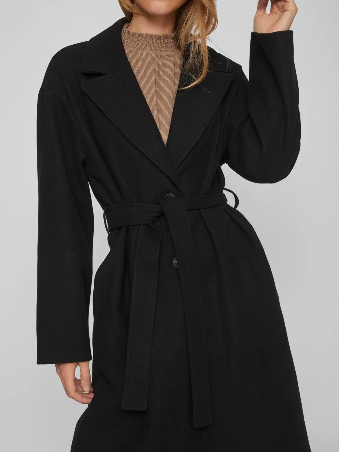 VIPOKO Coat - Black